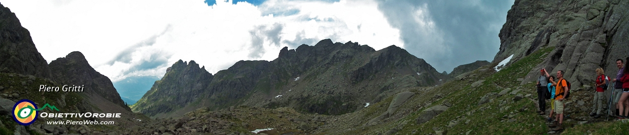 03 Panoramica dal sentiero per il Lago Rotondo.jpg